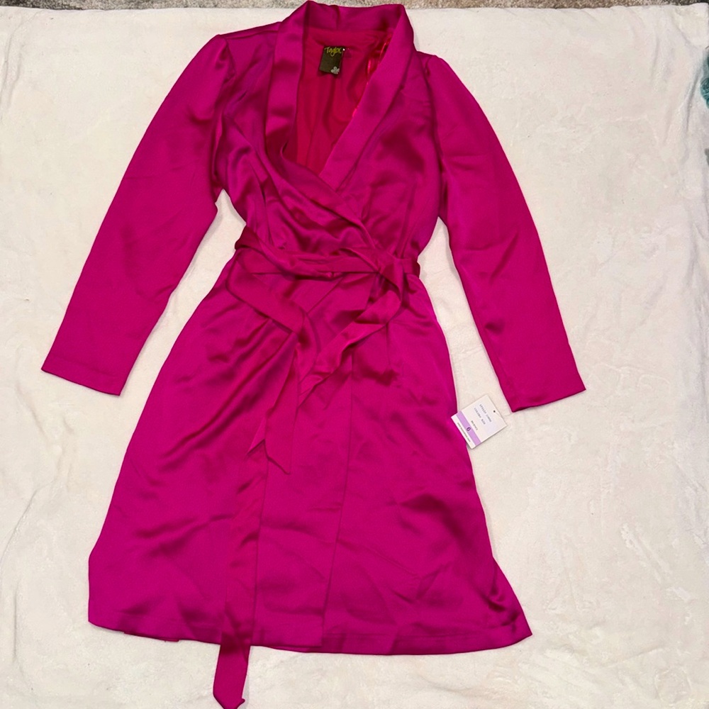 NWT Taylor Dress Magenta Pink Long Sleeve Midi Size 6